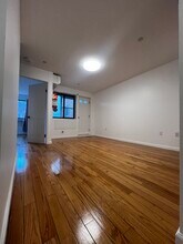 8523 Broadway, Unit 3c in Elmhurst, NY - Building Photo - Building Photo