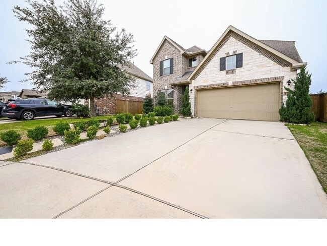 property at 23919 Villa Lisa Dr