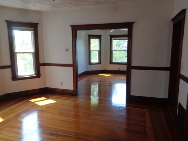 73 Grove St, Unit 3 in Belmont, MA - Foto de edificio - Building Photo