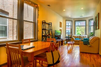 Harris Point Chicago in Chicago, IL - Building Photo - Building Photo