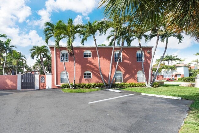 1405 Miami Rd in Fort Lauderdale, FL - Building Photo - Building Photo