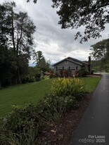 365 Asbury Rd in Candler, NC - Building Photo