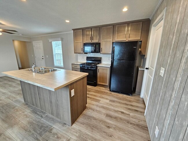 property at 46000 Geddes Rd