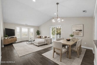 186 Tulip Ln in Freehold, NJ - Building Photo - Building Photo