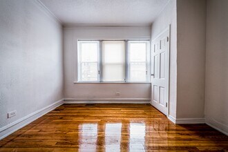 7954 S Justine St 1538-42 E 80th Chicago, IL 60620 in Chicago, IL - Foto de edificio - Building Photo