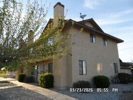 16066 Yates Rd in Victorville, CA - Building Photo