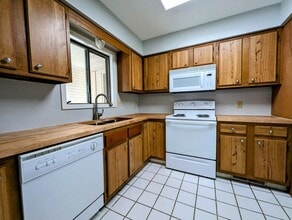 310 N 11th St in Oskaloosa, IA - Building Photo - Building Photo