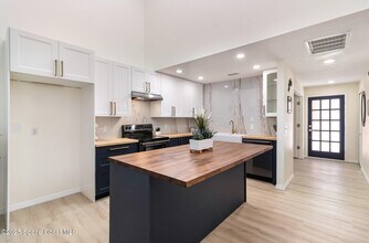 165 Casseekee Trail in Melbourne Beach, FL - Building Photo - Building Photo