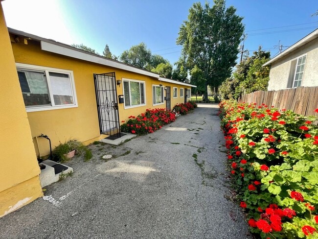 property at 116 W 1st Ave
