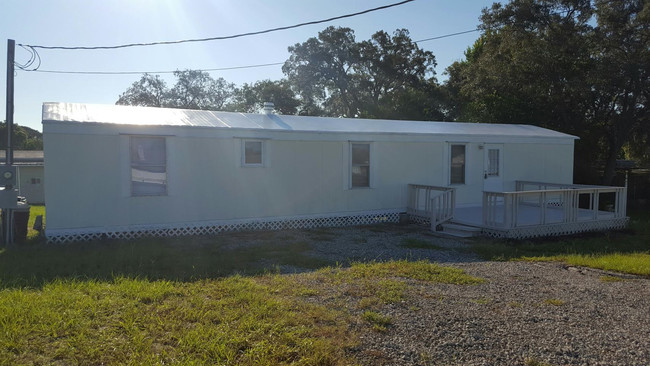 11422 Little Rd in New Port Richey, FL - Building Photo - Building Photo