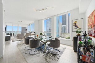 601 NE 27th St in Miami, FL - Building Photo