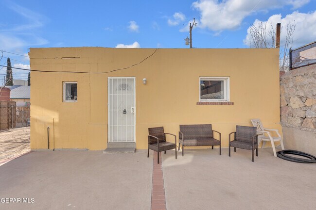 1509 N Campbell St in El Paso, TX - Foto de edificio - Building Photo
