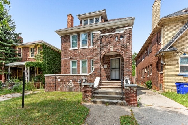 property at 2964 Leslie St