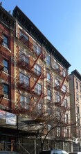 437 E 12th St in New York, NY - Foto de edificio - Building Photo