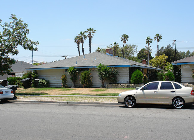 2139 S Mountain View Ave in Anaheim, CA - Building Photo - Building Photo