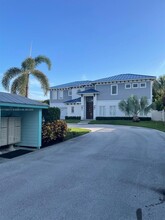 901 Xanadu Pl in Jupiter, FL - Foto de edificio - Building Photo