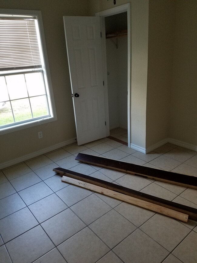 House A - 1252 Chace Rd., Winnie, TX 77665 in Winnie, TX - Building Photo - Building Photo