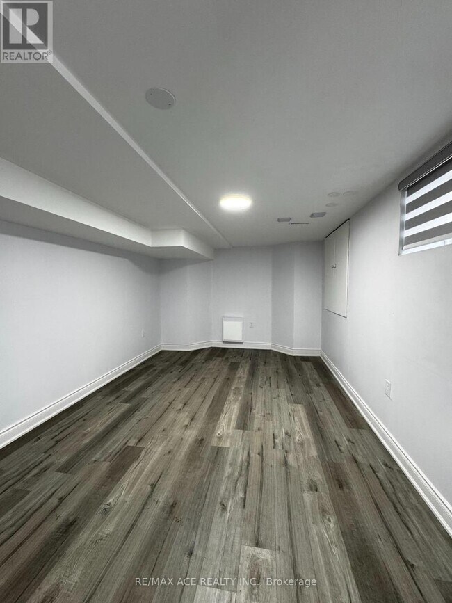 17 Meekings Dr in Ajax, ON - Building Photo - Building Photo