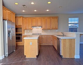 365 E Legacy Dr in Mountain House, CA - Building Photo - Building Photo