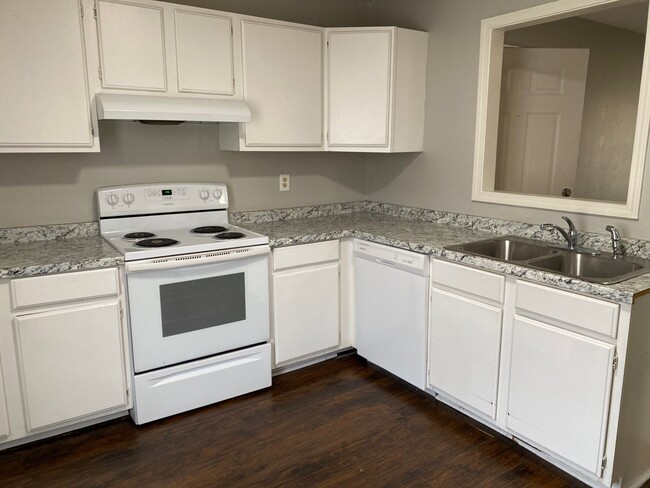 22 Brianfield Cv, Unit C in Jackson, TN - Building Photo - Building Photo