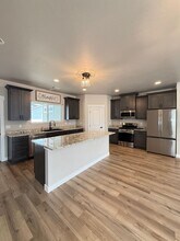 3775 Agate Meadows Ct in White City, OR - Building Photo - Building Photo