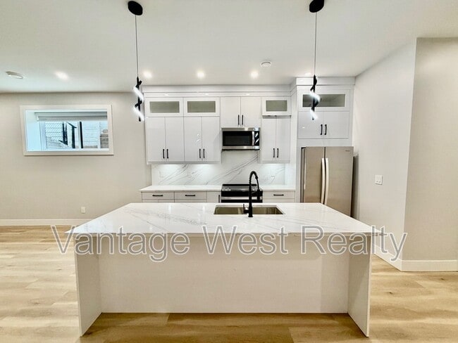 property at 1667 Highland Dr N