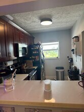 1400 NE 57th St in Fort Lauderdale, FL - Foto de edificio - Building Photo