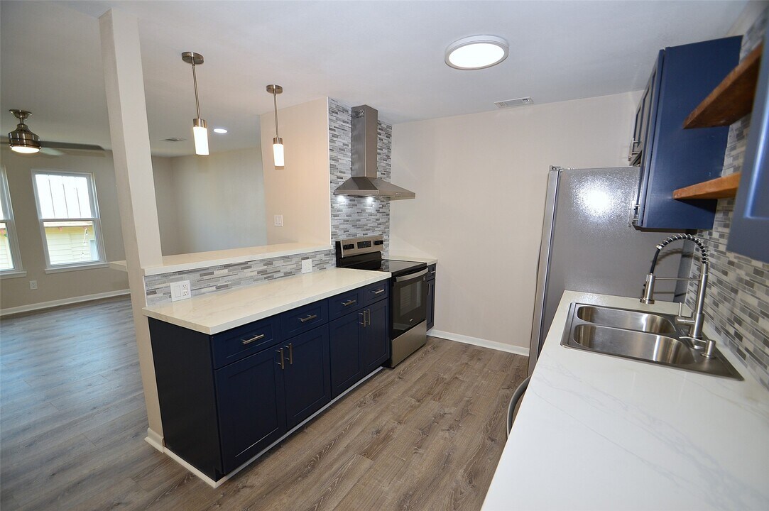 1725 Avenue O in Galveston, TX - Building Photo