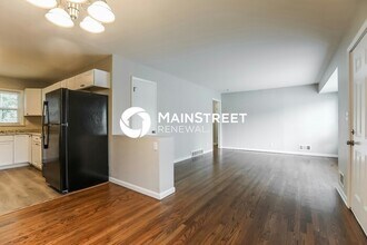 6000 E 102nd St in Kansas City, MO - Building Photo - Building Photo