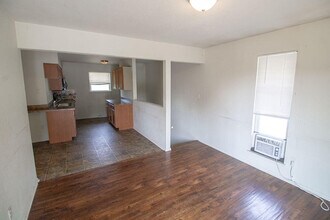 1013 W Ash St in Columbia, MO - Building Photo - Building Photo