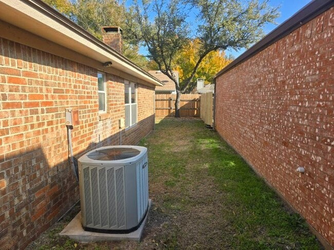 1714 Mimosa Ln in Euless, TX - Building Photo - Building Photo