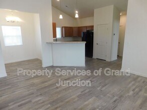 2352 Chaco Cyn Lp in Grand Junction, CO - Building Photo - Building Photo