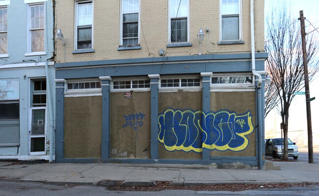 2025 Colerain Ave in Cincinnati, OH - Foto de edificio - Building Photo