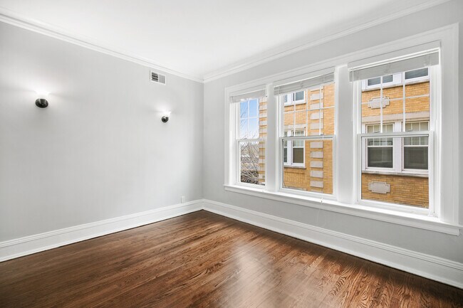 1100 W Glenlake Ave in Chicago, IL - Building Photo - Building Photo