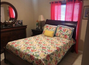 384 SW 17th Terrace in Homestead, FL - Building Photo - Building Photo