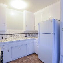 11137 Sherman Way in Los Angeles, CA - Building Photo - Building Photo