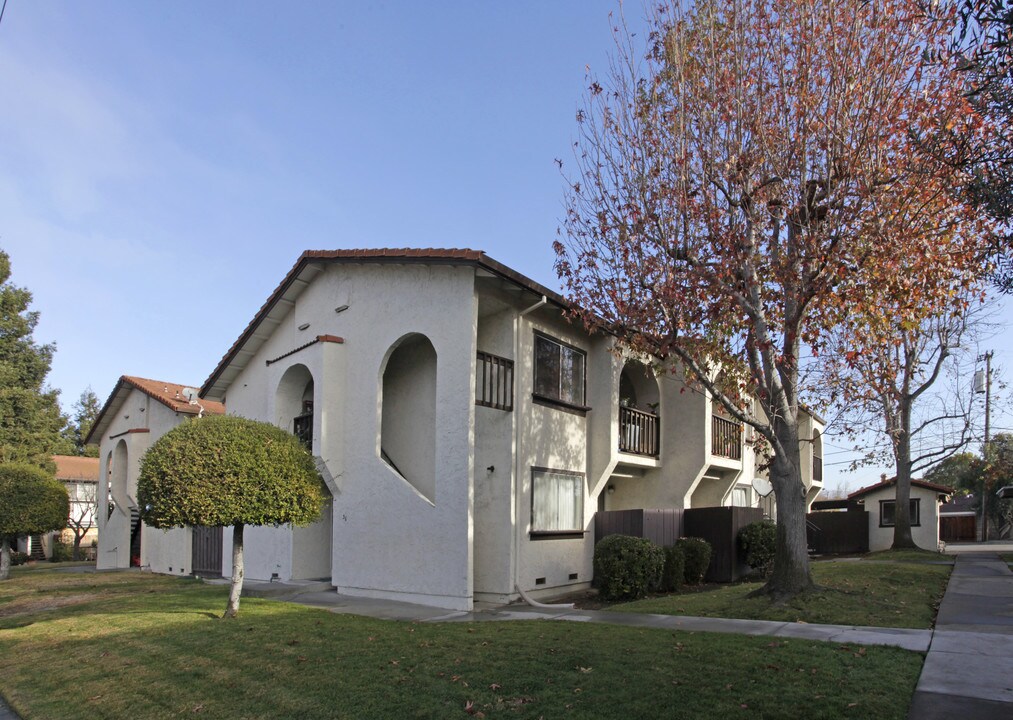 4561 Lafayette St in Santa Clara, CA - Building Photo