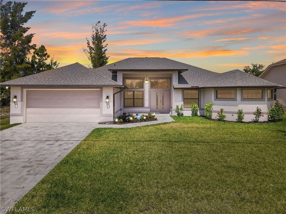1904 SW 17th Ave in Cape Coral, FL - Foto de edificio