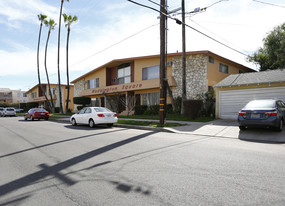 Weddington Square in Valley Village, CA - Foto de edificio - Building Photo