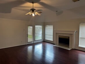 15303 Marden Ct in Sugar Land, TX - Building Photo - Building Photo