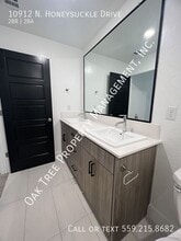 10912 N Honeysuckle Dr in Fresno, CA - Building Photo - Building Photo
