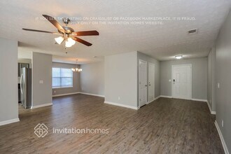 423 Crested View Dr in Loganville, GA - Foto de edificio - Building Photo