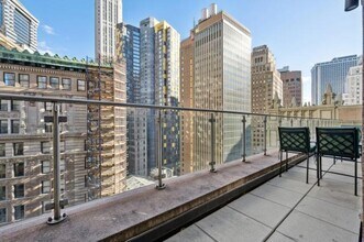 40 Broad St in New York, NY - Building Photo - Building Photo