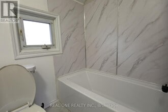 148 Victoria Ave N in Hamilton, ON - Building Photo - Building Photo