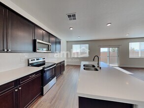 6106 Theodore St in North Las Vegas, NV - Building Photo - Building Photo