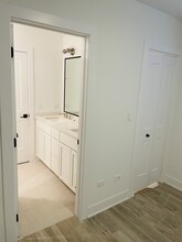 843 W Wellington Ave, Unit G in Chicago, IL - Building Photo - Building Photo