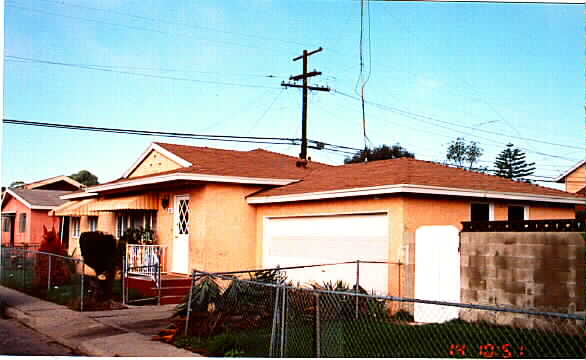 863 S E St in Oxnard, CA - Foto de edificio - Building Photo