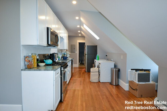 6-3 South St, Unit 3 in Boston, MA - Building Photo - Building Photo