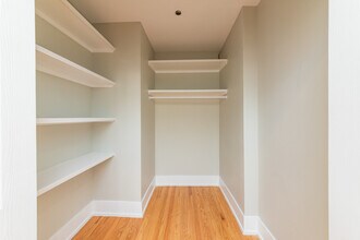 1122 W Addison St in Chicago, IL - Building Photo - Building Photo