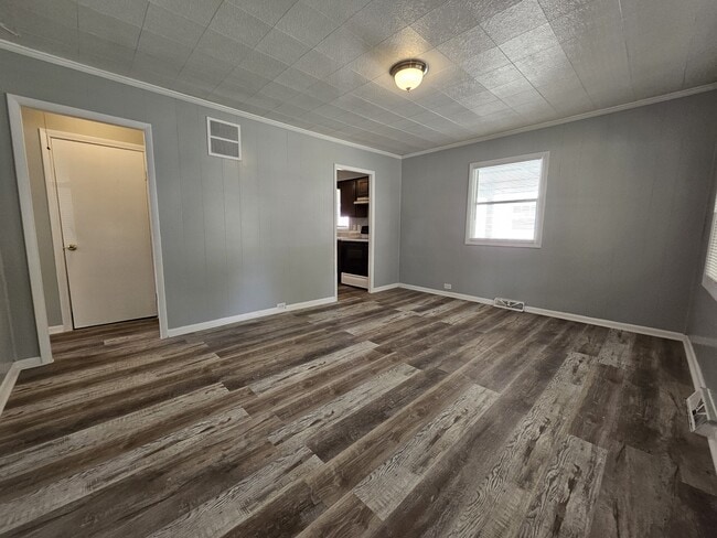 property at 2918 S Taft Ave